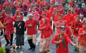 Peringatan Hari Jadi Kota Semarang yang ke-476 diisi oleh ajakan dari Wali Kota Semarang, Hevearita Gunaryanti Rahayu untuk mengenali kembali kebudayaan-kebudayaan asli Kota Semarang. Salah satunya adalah Nasi Glewo khas Kota Semarang dan tarian khas Kota Semarang yang diharapkan dapat dikenal kembali oleh masyarakat.