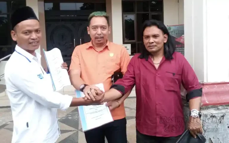 Jumirah mencabut gugatan terhadap Kepala Desa dan Kepala Dusun di Desa Kandangan terkait proyek tol Bawen-Jogja. Kesepakatan damai mengakhiri perselisihan tentang kesalahan bayar. Perwakilan Jumirah juga meminta maaf atas kesalahpahaman informasi yang terjadi. Meski demikian, kemungkinan upaya hukum terhadap tim appraisal masih terbuka.