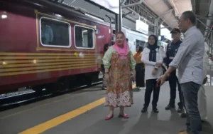 Bersama-PT-KAI-Mbak-Ita-Ajak-Peserta-Rakernas-X-JKPI-Menjelajahi-Heritage-Tour-hingga-Stasiun-Kedungjati