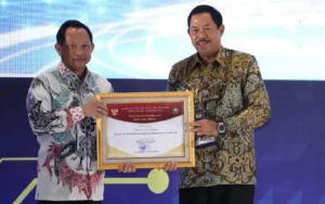 Dinas Pemberdayaan Masyarakat Desa, Kependudukan dan Pencatatan Sipil (Dispermadesdukcapil) Provinsi Jawa Tengah menyabet penghargaan Dukcapil Prima Award Kategori Kolaboratif dari Kementerian Dalam Negeri