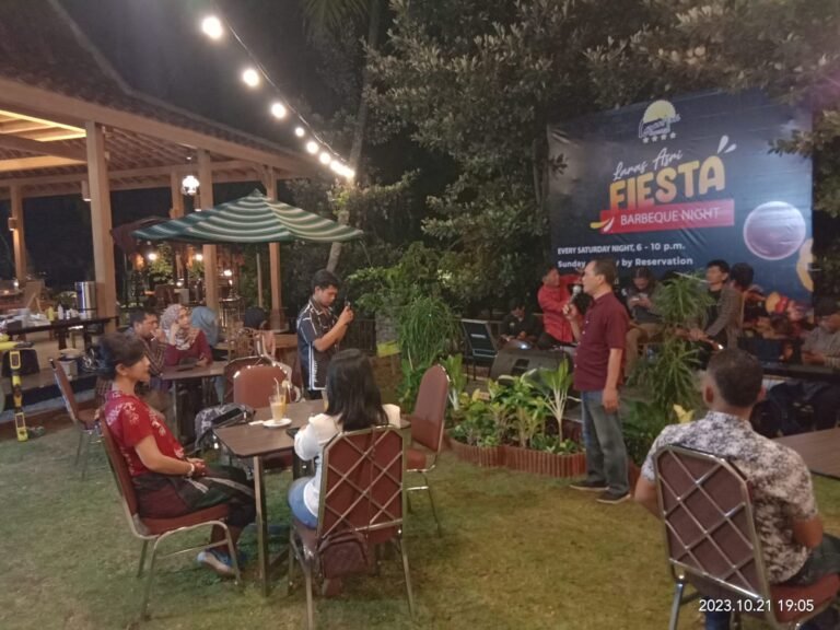 Laras Asri Resort & Spa di Salatiga mempersembahkan Joglo Sidomukti yang baru setelah melalui pembangunan di area hotel. Acara peluncuran tersebut juga memperkenalkan event regular baru, BBQ Night, yang menawarkan berbagai hidangan lezat mulai dari sate-satean, sup, hingga dessert dengan harga terjangkau. Nikmati pengalaman bersantap yang istimewa di atmosfer yang indah dan pemesanan dapat dilakukan melalui telepon (0298)312222 atau melalui Whatsapp 0895 3950 09090.