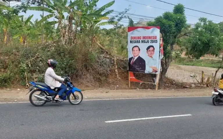 Dewan Pimpinan Cabang Partai Gerindra Salatiga secara tegas menyatakan dukungannya kepada Gibran Rakabuming Raka sebagai calon wakil presiden yang akan mendampingi Prabowo Subianto dalam Pilpres 2024. Ketua DPC Gerindra Salatiga, Yuliyanto, menilai bahwa Gibran memiliki misi yang kuat untuk memajukan Indonesia, meskipun masih muda.