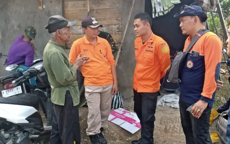 Keberadaan Suwardi, Penderes Nira Warga Dusun Ngaglik, Kabupaten Semarang, yang hilang di Hutan Pinus Ngipik, masih mengundang kekhawatiran. Tim SAR dan relawan berupaya maksimal dalam operasi pencarian, meski belum berhasil menemukan jejaknya. Meskipun pencarian dihentikan, pemantauan tetap dilakukan untuk merespons tanda-tanda keberadaannya.