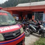 Musibah kebakaran di Taman Nasional Gunung Merbabu (TNGB) secara bertahap teratasi setelah hujan pada malam Minggu. Meskipun masih ada beberapa titik api yang terlihat, petugas gabungan terus berupaya memadamkan sisa bara api di wilayah Thekelan dan Pulian. Dengan vegetasi yang terdampak meliputi beragam pohon dan semak, upaya pemadaman terus dilakukan dengan fokus pada penyisiran manual dan pembuatan sekat api.