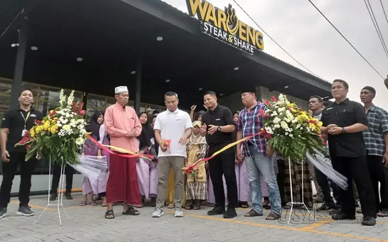 Waroeng Steak & Shake Diponegoro Ungaran mengalami perubahan dengan relokasi ke lokasi baru, menawarkan konsep baru untuk memenuhi beragam kebutuhan pelanggan.