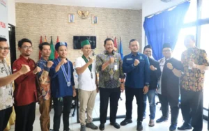 Pj Gubernur Jawa Tengah, Komjen Pol (P) Nana Sudjana, menjalin kerja sama dengan berbagai organisasi mahasiswa di bawah naungan Rumah Kebangsaan Cipayung Plus. Kunjungan ke Sekretariat Rumah Kebangsaan Cipayung Plus di Jalan Tumpang Raya, Gajahmungkur, Kota Semarang bertujuan untuk menciptakan suasana pemilu dan pilkada yang damai.