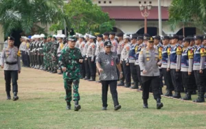 Apel Gelar Pasukan Operasi Mantap Brata Candi 2023-2024 dilakukan oleh Polres Semarang sebagai persiapan Pemilu 2024 di Alun-alun Bung Karno Kalirejo, Kecamatan Ungaran Timur, Kabupaten Semarang.