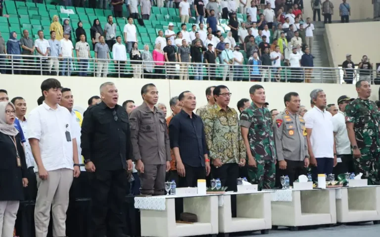 Dalam rangka menghadapi Pemilu 2024, Pemerintah Provinsi Jawa Tengah dan stakeholder lokal menggelar Deklarasi Pemilu Damai. Acara ini, berlangsung di GOR Jatidiri, Semarang pada Minggu (26/11/2023), dihadiri oleh Forkompimda, pimpinan partai politik, penyelenggara pemilu, tokoh agama, tokoh masyarakat, perguruan tinggi, dan berbagai komunitas.