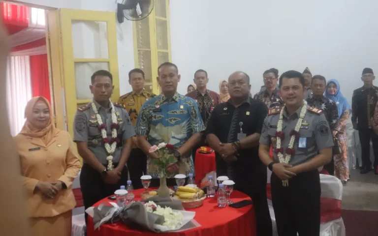 Pisah sambut jabatan Kepala Rutan Salatiga diwarnai dengan apresiasi atas dedikasi Andri Lesmano yang telah memimpin Rutan dengan prestasi gemilang selama 3,5 tahun. Redy Agian, yang kini mengambil alih posisi tersebut, berkomitmen untuk meneruskan program-program unggulan sebelumnya, termasuk pembinaan kepribadian dan kerohanian bagi warga binaan.
