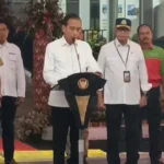 Presiden Joko Widodo secara langsung meresmikan Terminal tipe A Tingkir di Salatiga, Rabu (13/12/2023) sore. Peresmian ini dilakukan bersamaan dengan Terminal Paya Ilang di Palembang dan Terminal Anak Air di Aceh Tengah yang diresmikan secara virtual. Dalam acara tersebut, Jokowi menekankan pentingnya pembangunan sarana prasarana transportasi seperti terminal untuk mendukung konektivitas warga. Terminal Tingkir, dengan anggaran Rp 34,8 miliar, dirancang tidak hanya sebagai tempat naik turun penumpang, tetapi juga sebagai pusat kegiatan UMKM, perbelanjaan, dan pusat kegiatan sosial.