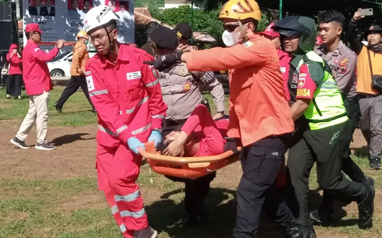 Dalam menghadapi musim penghujan, Badan Penanggulangan Bencana Daerah (BPBD) Kabupaten Semarang telah mengambil langkah-langkah antisipatif. Pemetaan daerah rawan dan upaya mitigasi termasuk di antaranya. Khususnya bagi masyarakat pedesaan, penggunaan kentongan dianggap efektif sebagai sarana komunikasi untuk memberikan peringatan bencana.