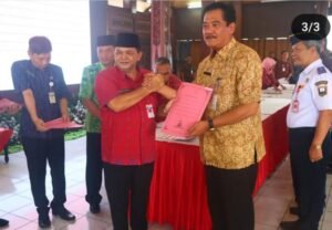 APBD Kabupaten Semarang tahun 2024 mengalami kenaikan sebesar Rp186,638 miliar dibandingkan APBD perubahan 2023, dengan total belanja daerah mencapai Rp2,641 triliun, naik Rp47,683 miliar dari APBD perubahan 2023. Bupati Semarang, Ngesti Nugraha, menginstruksikan pimpinan OPD dan kepala desa untuk memastikan penggunaan anggaran yang akuntabel dan transparan.