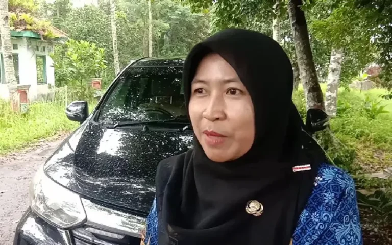 Camat Tengaran, Sri Sulistyorini, berharap Gelanggang Pacuan Kuda di Desa Tegalwaton, Kecamatan Tengaran, menjadi magnet destinasi wisata di wilayah selatan. Gelanggang tersebut telah menjadi tempat pacuan kuda terbesar di Jawa Tengah, menarik pengunjung tidak hanya dari Tengaran dan sekitarnya, tetapi juga dari berbagai wilayah Indonesia.