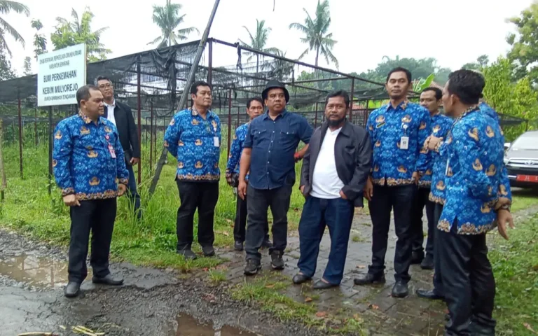 Pemerintah Kabupaten Semarang, Jawa Tengah, telah menyiapkan lahan seluas 16,9 hektar di Mulyorejo, Desa Barukan, Kecamatan Tengaran untuk pembangunan Rumah Sakit Umum Daerah (RSUD) di bagian selatan Kabupaten Semarang. Bupati Semarang, Ngesti Nugraha, menjelaskan bahwa lahan tersebut akan digunakan untuk meningkatkan pelayanan kesehatan.