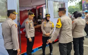 Polres Salatiga mendirikan Posko Pengaduan Netralitas Pemilu 2024 sebagai langkah menindaklanjuti instruksi Kapolda Jateng bersama Pangdam IV/Diponegoro untuk memastikan dan menjaga netralitas anggota TNI-Polri pada Pemilu 2024. Posko ini, didirikan di depan Markas Polres Salatiga bersama Kodim 0714 dan Denpom Salatiga, bertujuan untuk memfasilitasi masyarakat dalam melaporkan adanya pelanggaran netralitas.