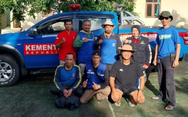 Dinas Sosial (Dinsos) Kabupaten Semarang mengirimkan sembilan personel taruna tanggap bencana (tagana) untuk membantu penanganan banjir besar yang melanda Grobogan. Kepala Dinsos Kabupaten Semarang, Istichomah, melepas keberangkatan tim bantuan tersebut di halaman kantor Dinsos di Ungaran, Minggu (17/3/2024) pagi.