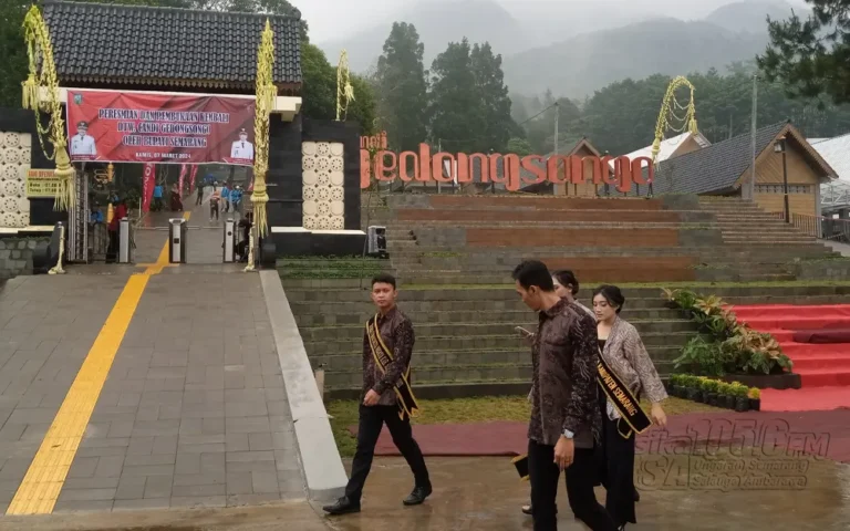 Kementerian Pekerjaan Umum dan Perumahan Rakyat (PUPR) mengalokasikan anggaran sebesar Rp23 miliar untuk proyek revitalisasi Daya Tarik Wisata (DTW) Candi Gedongsongo di Desa Candi, Kecamatan Bandungan, Kabupaten Semarang. Proyek penataan tersebut, yang dikelola oleh Pemerintah Kabupaten Semarang, telah selesai pada Desember 2023.