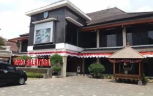 Komisi Pemilihan Umum (KPU) Kota Salatiga, Jawa Tengah, telah menyelesaikan rekapitulasi penghitungan suara tingkat kota sejak Kamis (29/2/2024). Dari hasil rapat pleno tersebut, partai-partai yang berhasil meloloskan wakilnya ke Dewan Perwakilan Rakyat Daerah (DPRD) Kota Salatiga telah terungkap.