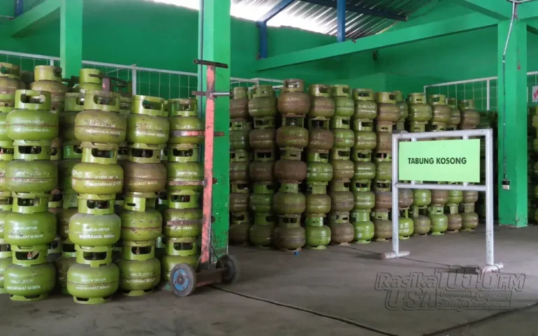 Menjelang Ramadan, Bupati Semarang Ngesti Nugraha beserta jajaran forkopimda melakukan pemantauan harga dan stok kebutuhan pokok di sejumlah pasar, swalayan, dan lokasi lain di Kabupaten Semarang pada Jumat (8/3/2024).