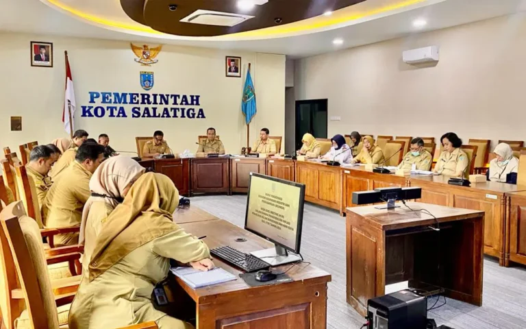 Pj. Wali Kota Salatiga, Yasip Khasani, memimpin High Level Meeting (HLM) Ekuinda dalam rangka pengendalian inflasi menjelang Ramadan dan Hari Raya Idulfitri tahun 2024