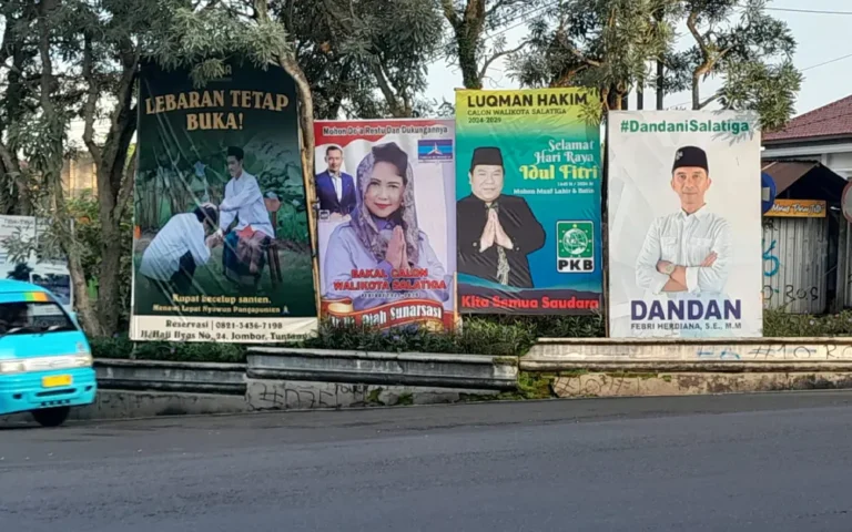 Dalam beberapa bulan menjelang Pemilihan Kepala Daerah (Pilkada), masyarakat Salatiga dapat mencalonkan diri secara independen tanpa melalui partai politik. Jalur independen ini, menurut Komisioner KPU Kota Salatiga Jalal Pambudi, memiliki syarat minimal dan persebaran dukungan yang telah ditetapkan dalam Nomor 175 tahun 2024.
