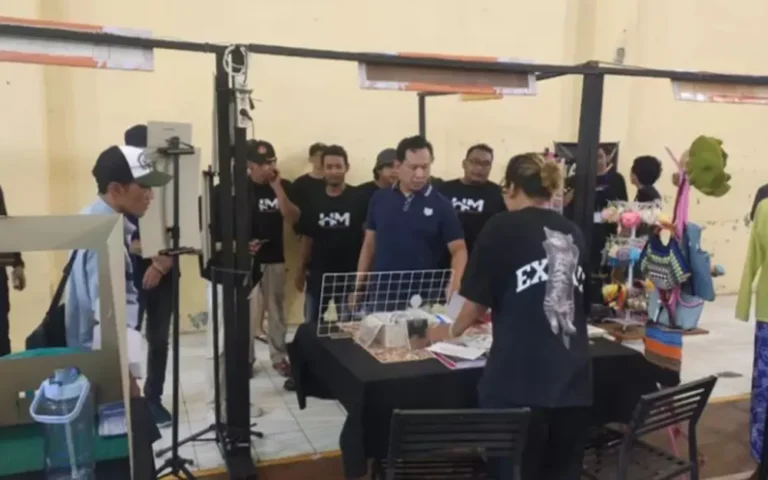 Berbagai daerah, termasuk Kota Salatiga, Jawa Tengah, bersiap menyambut Pilkada 2024 setelah pemilihan presiden dan pemilihan legislatif 2024. Nama-nama calon mulai bermunculan, termasuk Kolonel Hariyono Masturi, putra asal Salatiga yang berasal dari unsur militer.