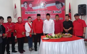 Ahmad Suaidi, seorang ASN di UIN Salatiga, mengungkapkan kesiapannya untuk mundur apabila mendapat rekomendasi maju dalam Pilwakot Salatiga 2024. Bergandengan dengan PDIP, ia ingin memberikan kontribusi dalam memajukan Kota Salatiga. Suaidi dan pasangannya, Hartoko Budhiono, telah melakukan safari ke para ulama dan kiai, menyatakan harapannya untuk memberikan kontribusi lebih besar bagi Salatiga ke depan.