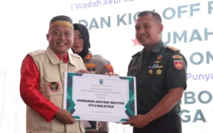 Badan Nasional Penanggulangan Terorisme (BNPT) menggelar Launching Wadah Akur Rukun Usaha Nurani Gelorakan NKRI Demi Indonesia Gerakan Informasi dan Teknologi yang Aman dan Lancar (Warung NKRI Digital) di omah ngopi Kota Salatiga pada Kamis, 2 Mei 2024. Acara tersebut juga meliputi Penyerahan Simbolis Bantuan Dana Hibah APBD Kota Salatiga, yang dilangsungkan di Halaman Kantor Kesbangpol Kota Salatiga.