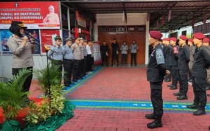 Pada Selasa (28/05/24), untuk pertama kalinya, Rumah Tahanan Negara (Rutan) Salatiga mengadakan apel sinergitas bersama Kepolisian yang dipimpin oleh Kapolres Salatiga, AKBP Aryuni Novitasari. Kapolres memberikan penguatan dan arahan kepada petugas Rutan dengan fokus pada peningkatan sinergi dan integritas.