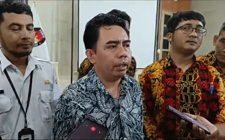 Keputusan No.259 Tahun 2024 tentang Perubahan atas Keputusan KPU Kota Salatiga No.258 mengenai Penetapan Calon Terpilih Anggota DPRD Kota Salatiga dalam Pemilu 2024 telah dikeluarkan oleh Komisi Pemilihan Umum (KPU) Kota Salatiga. Ketua KPU Kota Salatiga Yesaya Tiluata menyatakan bahwa perubahan tersebut berdasarkan surat dari DPC PDI Perjuangan Kota Salatiga.