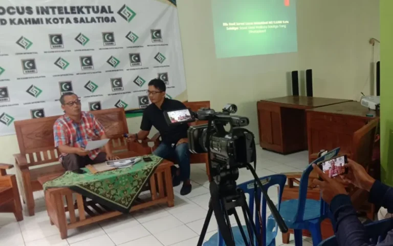 enjelang Pilkada Kota Salatiga 2024, Majelis Daerah (MD) Korp Alumni Himpunan Mahasiswa Islam (KAHMI) Kota Salatiga mengadakan survei melalui program Locus Intelektual untuk mengidentifikasi sosok pemimpin ideal dari perspektif masyarakat setempat.