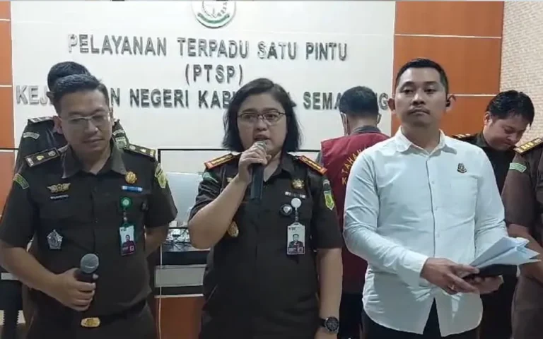 Kejaksaan Negeri (Kejari) Kabupaten Semarang menetapkan mantan Direktur PDAM Tirta Bumi Serasi periode 2014-2018 berinisial MAS sebagai tersangka dalam perkara dugaan tindak pidana korupsi penyalahgunaan pengelolaan dana pensiun pegawai PDAM tahun 2017 sampai dengan 2018.