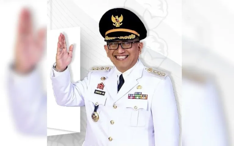 Sejumlah nama tokoh masyarakat mulai bermunculan dalam bursa Pilwakot Salatiga 2024 seiring dengan pembukaan pendaftaran oleh beberapa partai, termasuk Nasdem dan PDI Perjuangan (PDIP). Bagas Aryanto, ketua panitia pendaftaran, menyebutkan bahwa pada hari pertama, empat nama telah mengambil formulir, termasuk mantan Pj Wali Kota Sinoeng N Rachmadi, Kolonel Haryono, dosen senior UKSW Arief Sadjiarto, dan pengusaha Thomas Suyanto.