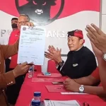 H. Supriyadi S.Sos, MA., salah satu kader PDI Perjuangan, menjadi orang pertama yang mengambil berkas pendaftaran sebagai bakal calon Wali Kota Semarang 2024. Tindakan tersebut dilakukan tepat pada peringatan Hari Jadi Kota Semarang ke-477 di halaman Balaikota Semarang pada Kamis (2/5/2024).