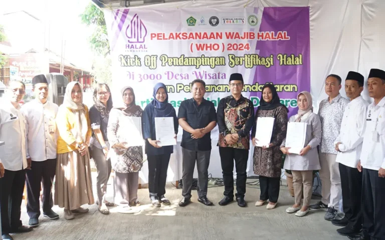 Pj Wali Kota Salatiga, Yasip Khasani, mengimbau kepada pelaku usaha untuk segera mengurus sertifikasi halal sebagai salah satu program pemerintah. Imbauan tersebut disampaikannya saat menghadiri Pendampingan Sertifikasi Halal 3000 Desa Wisata, di Kampung Singkong, Ledok, pada Sabtu (4/5/2024).