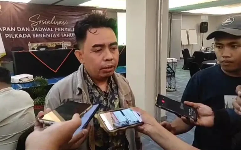 Untuk mensukseskan pemilihan kepala daerah (Pilkada), Pemerintah Kota Salatiga memberikan dana hibah sebesar Rp 13,02 miliar kepada Komisi Pemilihan Umum (KPU) Salatiga untuk biaya pelaksanaan Pilwalkot Salatiga 2024.