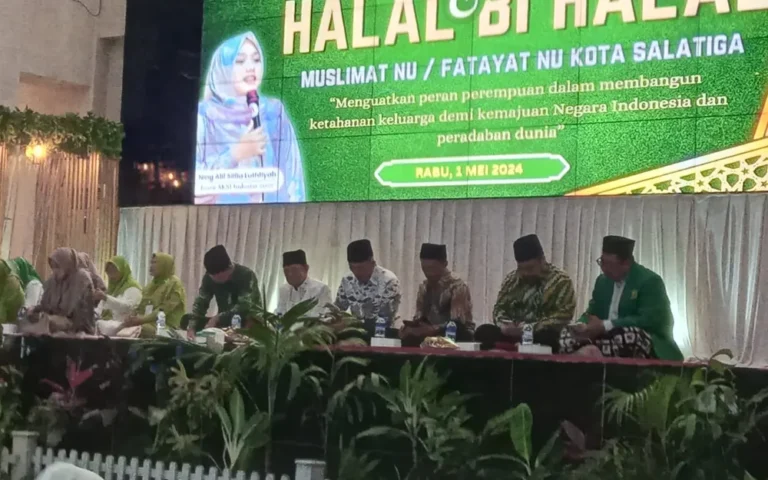 Bertempat di Auditorium Kampus 3 UIN Salatiga, digelar Harlah dan Halal Bihalal Muslimat NU/Fatayat NU Kota Salatiga dengan tema "Menguatkan peran perempuan dalam membangun ketahanan keluarga demi kemajuan Negara Indonesia dan Peradaban Dunia".
