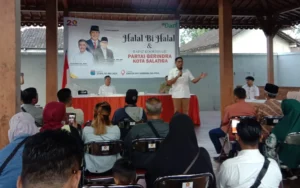 Ketua DPD Partai Gerindra Jawa Tengah sekaligus bakal calon Gubernur Jateng, Sudaryono, mengingatkan kader Gerindra di Salatiga untuk rajin berkampanye. Dalam pertemuan di DPC Gerindra Salatiga pada Minggu (9/6/2024) petang, Sudaryono menyemangati ratusan kader setelah kemenangan Prabowo Subianto dan Gibran Rakabuming Raka dalam Pilpres 2024.