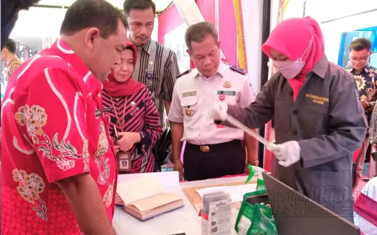 Pemerintah Kabupaten Semarang meluncurkan aplikasi perpustakaan digital pada Selasa, 11 Juni 2024, yang berisi lebih dari 770 judul buku siap pinjam dan 38.332 bahan pustaka. Bupati Semarang, Ngesti Nugraha, berharap aplikasi ini dapat meningkatkan minat baca masyarakat, terutama para pelajar.
