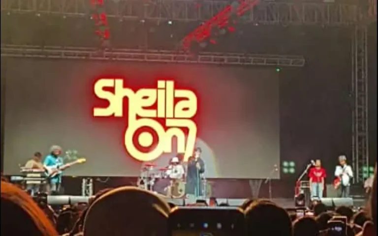 Puncak gelaran Saloka Fest 2024 Day 2 di Saloka Theme Park, Tuntang, Kabupaten Semarang, Minggu malam (23/6/2024) berakhir dengan penampilan Sheila On 7 yang disambut antusiasme tinggi dari penonton, terutama kaum hawa. Tiket terjual lebih dari 8.000, dan masih banyak yang membeli tiket on the spot, menurut Media Relation Saloka Theme Park Semarang, Sandra Lutfi Afifah.