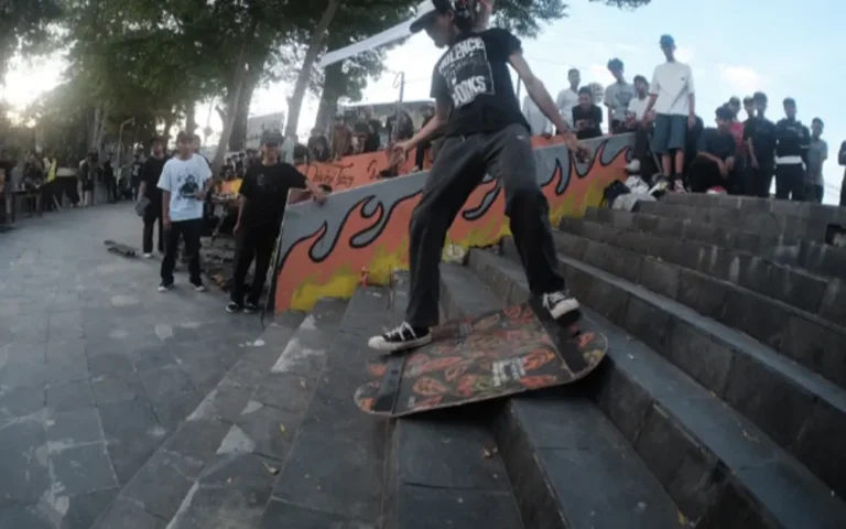 Dalam rangka memperingati Hari Skateboard sedunia pada 22 Juni, Divisi Tiang Salatiga (DTS) mengadakan DTS Skateboarding Day 2024 di Taman Selasar Kartini, Kota Salatiga. Acara ini menjadi ajang berkumpulnya para pencinta skateboard dan ajang adu skill di kota tersebut.