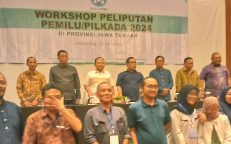 Pesta Demokrasi Pemilihan Kepala Daerah (Pilkada) 2024 akan diselenggarakan secara serentak pada Rabu, 27 November 2024, di tingkat kabupaten, kota, dan provinsi. Untuk meningkatkan kualitas peliputan media terhadap Pemilu dan Pilkada 2024, Dewan Pers mengadakan Workshop bertajuk "Peliputan Pemilu dan Pilkada Serentak 2024 di Provinsi Jawa Tengah" di Hotel Santika Semarang pada Jumat, 19 Juli 2024.