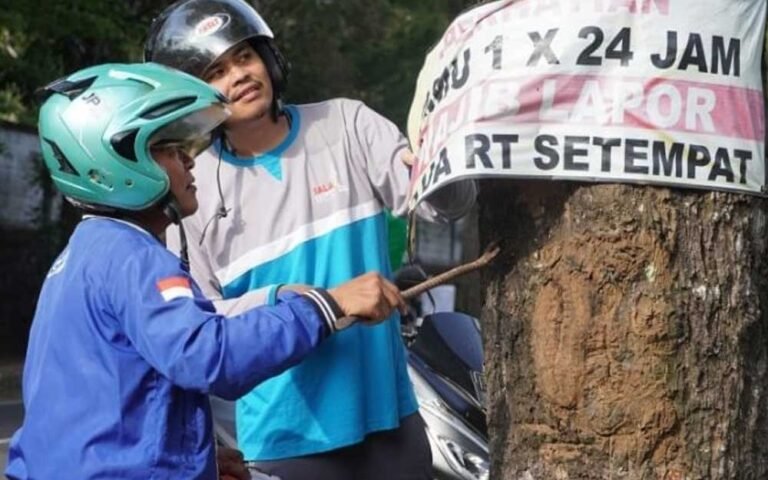 Dinas Lingkungan Hidup (DLH) Kota Salatiga mengadakan Gerakan Mencabut Paku dan MMT di pohon-pohon dan fasilitas umum untuk memperingati Hari Lingkungan Hidup Sedunia, yang diikuti oleh OPD se-Kota Salatiga dan sejumlah komunitas masyarakat.