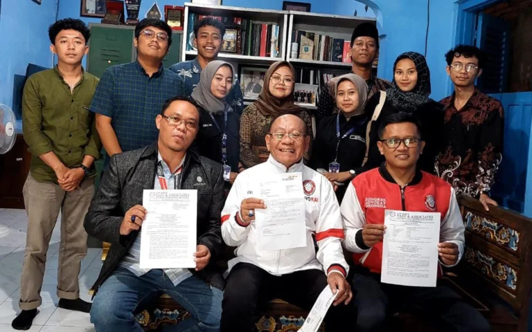 Ignatius Suroso Kuncoro, warga Jalan Tanjung No. 8 B, Kelurahan Kalicacing, Kecamatan Sidomukti, Kota Salatiga, diduga menjadi korban penipuan mengatasnamakan bank pemerintah setelah menerima surat tagihan kartu kredit senilai Rp103 juta pada Kamis (18/7/2024).