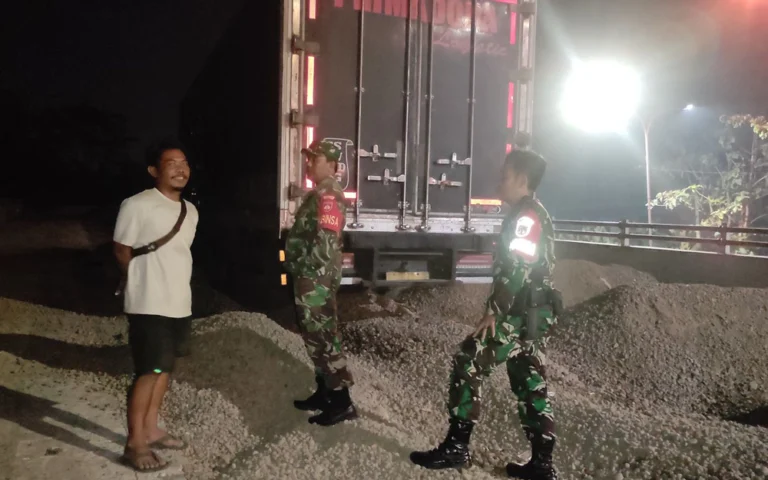 Diduga karena mengalami rem blong, sebuah truk tronton box bernomor polisi T 9642 DF terpaksa memasuki jalur penyelamat di Jalan Lingkar Selatan, wilayah Gamol, Kelurahan Kecandran, Kecamatan Kota Salatiga pada Rabu malam, 7 Agustus 2024. Truk yang dikemudikan oleh Ahmad dan mengangkut sosis dari Jombang menuju Jakarta ini mengalami kerugian materiil sekitar Rp 5 juta, namun tidak ada korban jiwa.