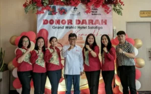 Dalam rangka memperingati Hari Kemerdekaan Republik Indonesia ke-79, Grand Wahid Hotel Salatiga menggelar kegiatan donor darah terbuka untuk umum pada Rabu, 7 Agustus 2024 di area lobi hotel dari pukul 08.00 hingga 13.00 WIB. Acara ini dihadiri oleh Ketua PMI Kota Salatiga, Muh Haris, bersama General Manager Grand Wahid Hotel Salatiga, Emawati, serta tamu hotel dan berbagai instansi seperti Korem Salatiga, Satpol PP Salatiga, Ikatan Wanita Bank Jateng, karyawan Bank CIMB Niaga, dan Duta Wisata Kota Salatiga.