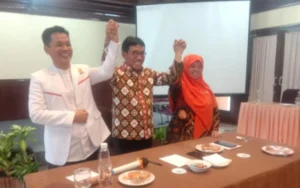 Seminggu setelah mundurnya mantan Wakil Wali Kota Salatiga Muh Haris dari kontestasi Pilwalkot Salatiga 2024, Dewan Pimpinan Daerah (DPD) Partai Kebangkitan Sejahtera (PKS) Kota Salatiga secara resmi mengusulkan Latif Nahari sebagai calon Wakil Wali Kota Salatiga. Sebelumnya, PKS berencana mengusung Muh Haris, namun ia memilih mundur untuk fokus menjadi anggota DPR RI dari Dapil Jateng 1.