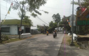 ementerian Pekerjaan Umum dan Perumahan Rakyat (PUPR) akan segera membangun Exit Tol Pattimura di Jalan Tol Pattimura, Salatiga, Jawa Tengah, yang merupakan bagian dari Jalan Tol Semarang-Solo. Exit tol ini akan menjadi pintu masuk dan keluar Kota Salatiga ke arah Semarang dan sebaliknya.