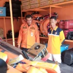 Kabupaten Semarang resmi ditetapkan dalam status siaga darurat bencana kekeringan dan kebakaran hutan serta lahan (karhutla) untuk musim kemarau ini, sesuai dengan Surat Keputusan Bupati Semarang Nomor 360/0309/2024 yang berlaku mulai 31 Juli hingga 31 Oktober 2024. Dalam rangka antisipasi, Badan Penanggulangan Bencana Daerah (BPBD) Kabupaten Semarang telah menyiapkan lima posko siaga dan alokasi 250 tangki air bersih, mengingat pengalaman tahun lalu yang menyalurkan 223 tangki air.
