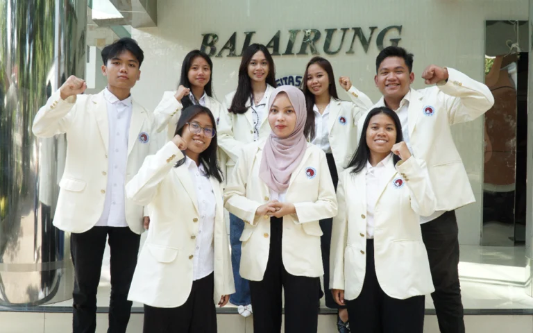 Dua tim wirausaha dari Universitas Kristen Satya Wacana (UKSW), yaitu Coffee Shop Asa Space Salatiga dan Aplikasi Manajemen Keuangan "In-Wallet," berhasil menjadi finalis pada KMI Expo XV 2024 yang akan berlangsung di Universitas Halu Oleo, Kendari, pada 23-25 Oktober 2024.